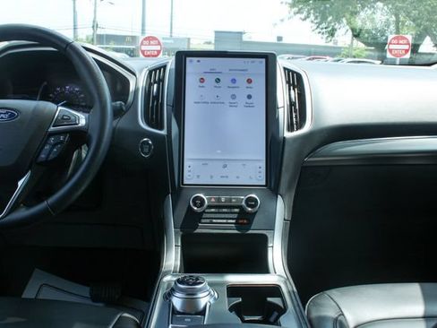 Used 2022 Ford Edge SEL w/ Convenience Package AWD/4WD image 16