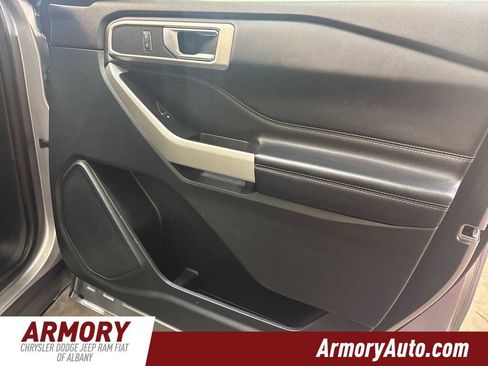 Used 2021 Ford Explorer XLT image 37