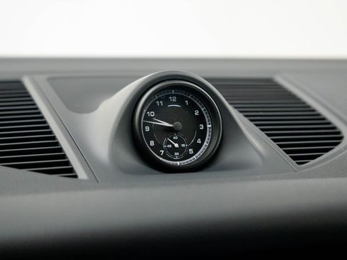 New 2026 Porsche Macan image 28