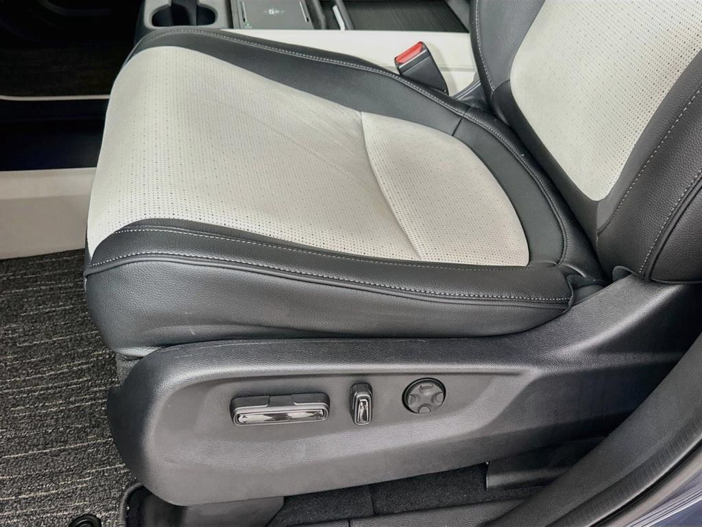 Used 2026 Honda Odyssey Elite image 9
