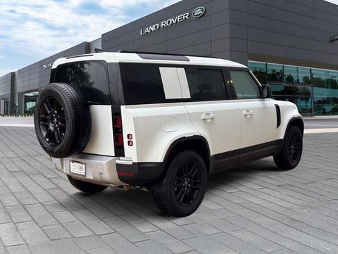 Used 2025 Land Rover Defender 110 S image 5