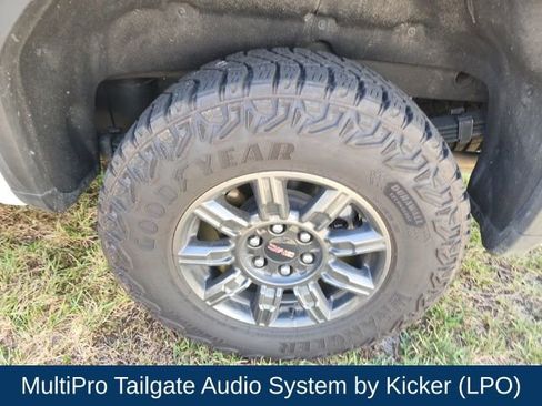 Used 2024 GMC Sierra 1500 AT4X image 11