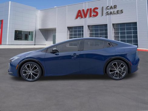 Used 2023 Toyota Prius XLE FWD image 6