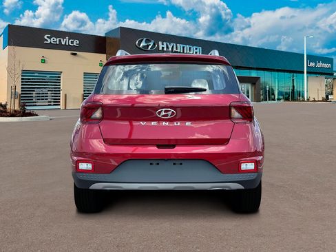Certified 2025 Hyundai Venue Limited FWD image 6