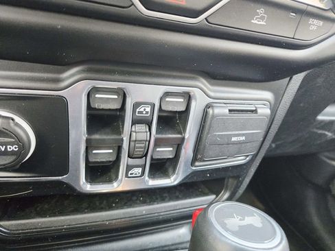 Used 2023 Jeep Wrangler Unlimited Sahara w/ Cold Weather Group image 36