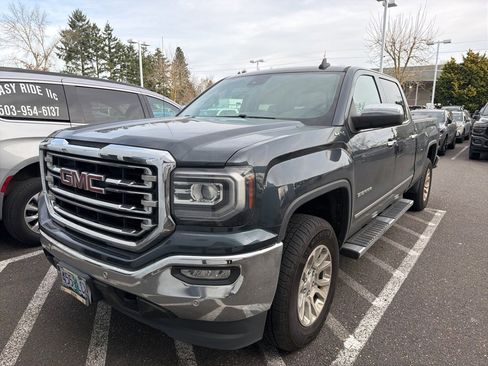 Used 2018 GMC Sierra 1500 SLT image 2