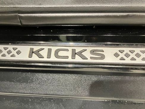 Used 2019 Nissan Kicks S image 16