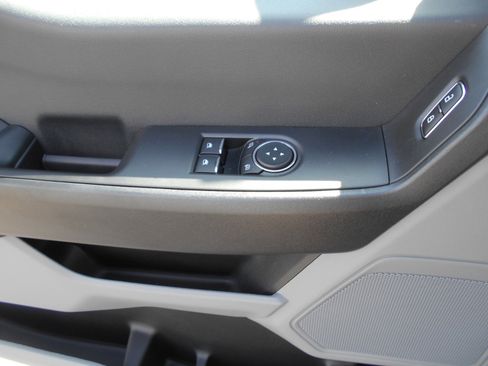 New 2025 Ford F550 4x4 Regular Cab Super Duty image 28