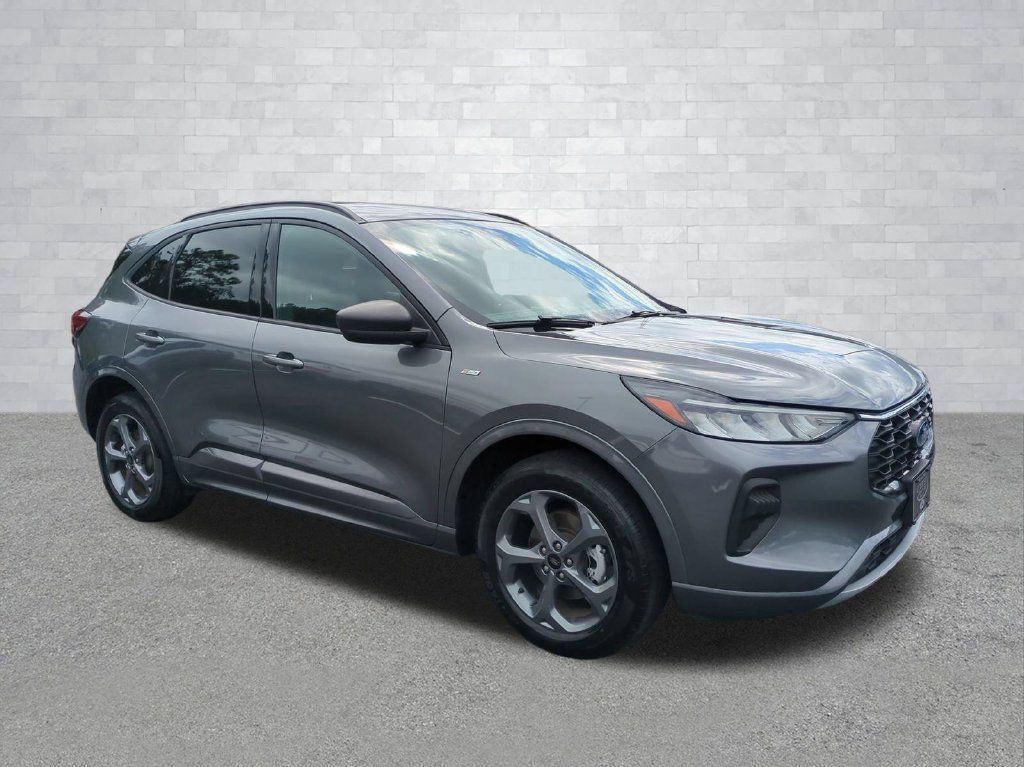 Used 2024 Ford Escape ST-Line AWD/4WD image 2