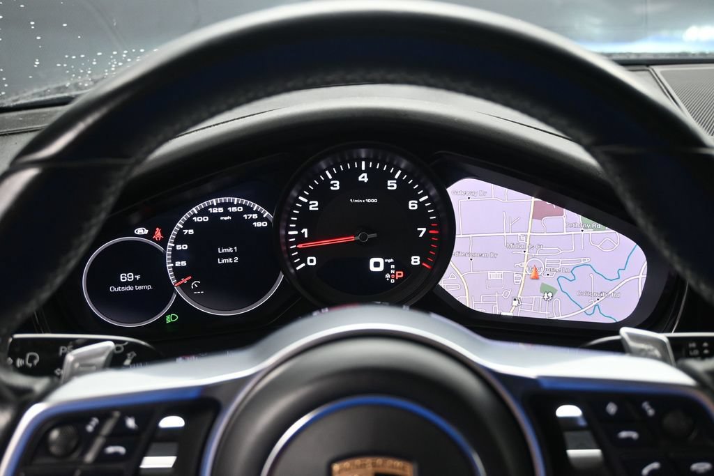 Used 2019 Porsche Panamera image 11