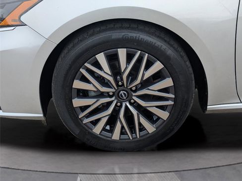 Used 2023 Nissan Altima 2.5 SV image 9