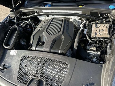 Used 2024 Porsche Macan image 30