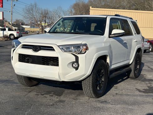 Used 2023 Toyota 4Runner SR5 Premium image 2