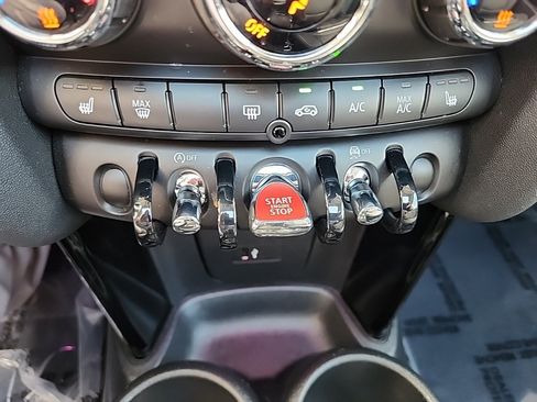 Used 2024 MINI Cooper 2-Door Hardtop image 29