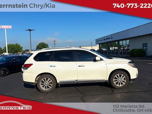 Used 2016 Nissan Pathfinder SL AWD/4WD image 27