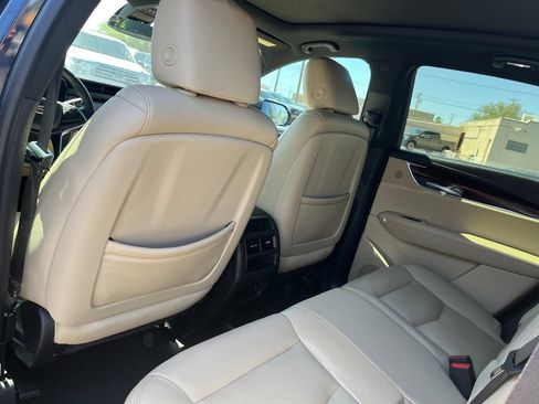 Used 2017 Cadillac XT5 Luxury w/ Driver Awareness Package FWD image 30