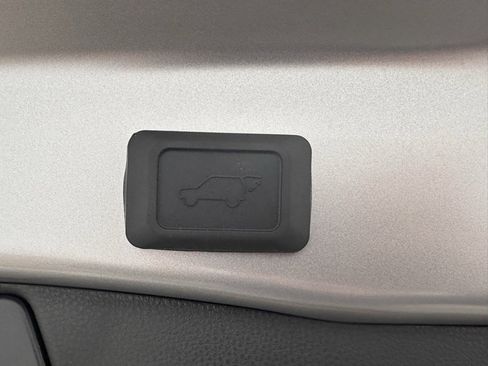 New 2025 Toyota RAV4 XLE Premium image 16