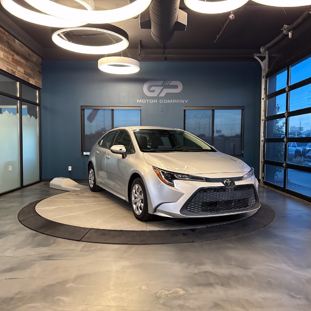 Used 2020 Toyota Corolla LE FWD image 1