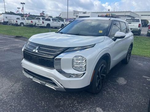 Used 2022 Mitsubishi Outlander SEL Black Edition FWD image 1