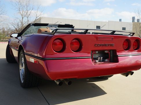 Used 1990 Chevrolet Corvette Convertible image 9
