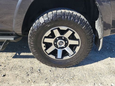 Used 2021 Toyota 4Runner TRD Off-Road image 5