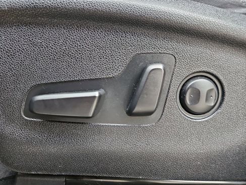 Used 2017 Kia Sorento LX w/ LX Convenience Package image 21