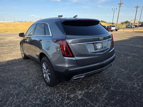 Used 2021 Cadillac XT5 Premium Luxury w/ LPO, Floor Liner Package FWD image 5