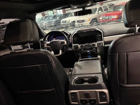 Used 2022 Ford F250 Lariat w/ Black Appearance Package AWD/4WD image 19