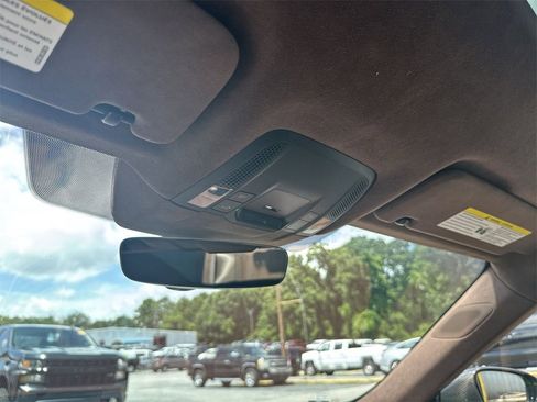 Used 2022 Porsche Taycan Turbo S image 19