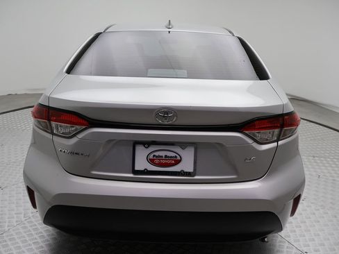 Used 2025 Toyota Corolla LE image 9