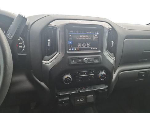 Used 2021 Chevrolet Silverado 1500 Custom w/ Custom Max Trailering Package image 11