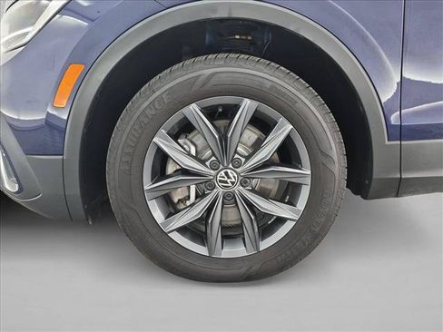 Used 2024 Volkswagen Tiguan SE FWD image 26
