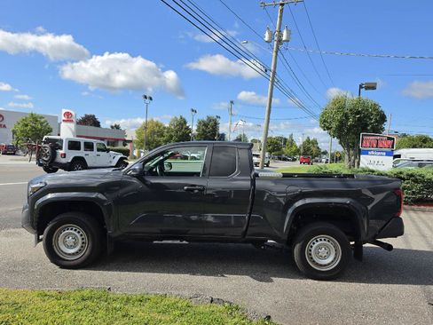 Used 2025 Toyota Tacoma SR AWD/4WD image 7