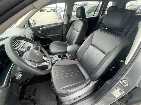 Used 2024 Volkswagen Tiguan SE w/ MDO Package, Two-Row AWD/4WD image 22
