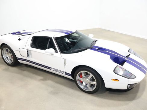 Used 2005 Ford GT image 57