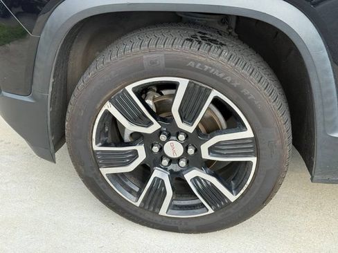 Used 2019 GMC Acadia SLT w/ Black Edition FWD image 5