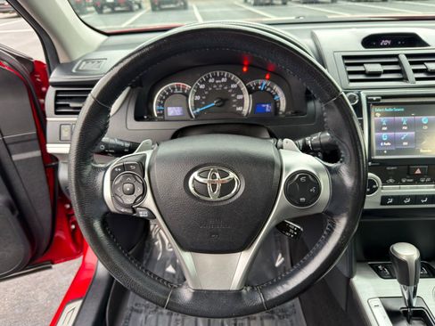 Used 2014 Toyota Camry SE image 18