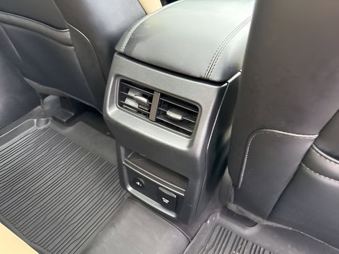 Used 2024 Ford Edge SEL w/ Convenience Package image 15