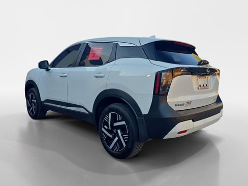Certified 2025 Nissan Kicks SV image 3