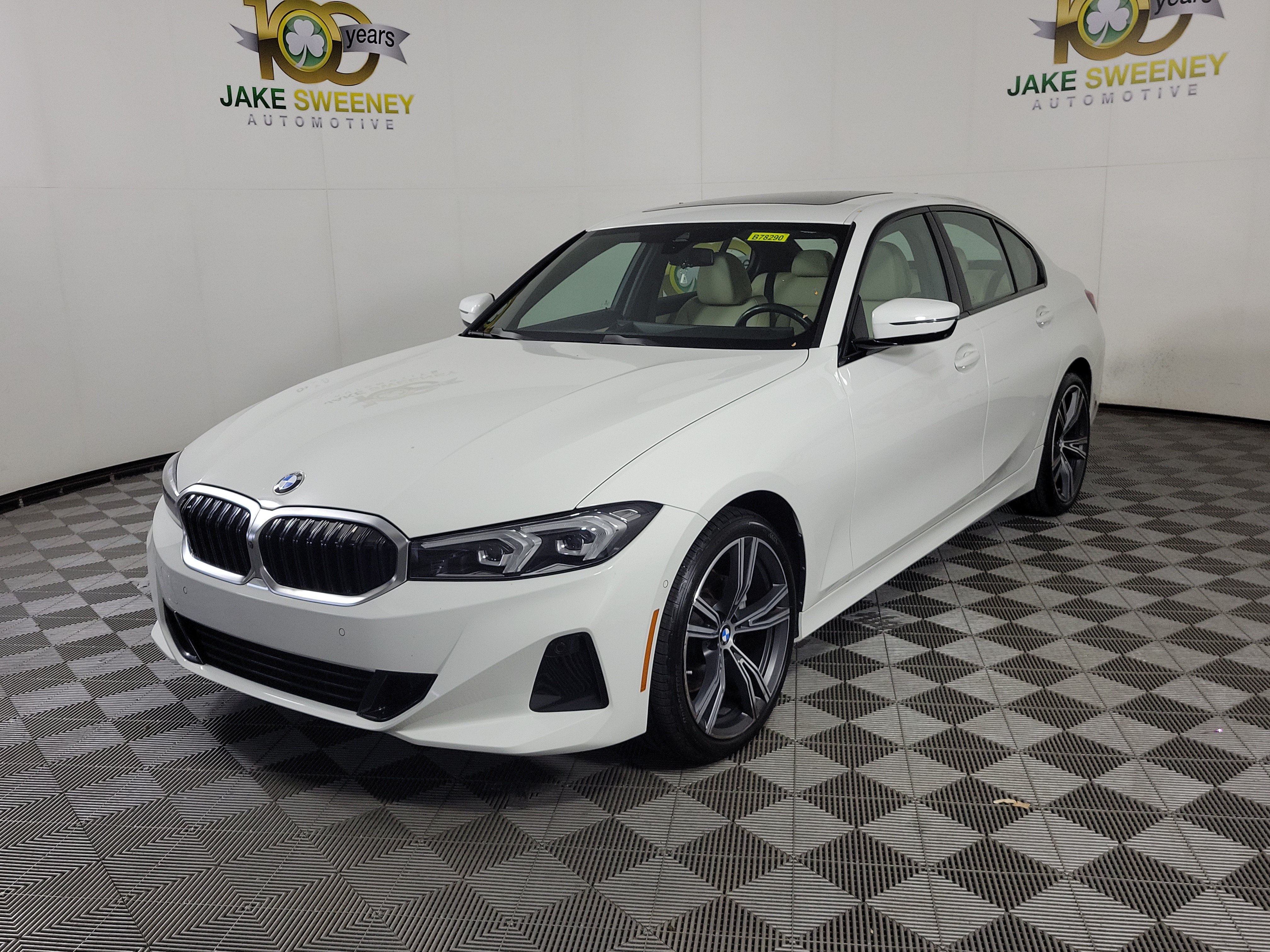 Certified 2023 BMW 330i xDrive Sedan w/ Parking Assistance Package AWD/4WD image 3