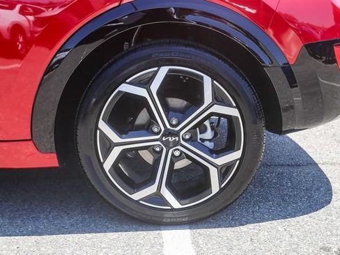 Certified 2023 Kia Niro EX Touring FWD image 12