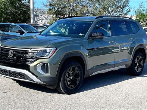 New 2026 Volkswagen Atlas Peak Edition image 9