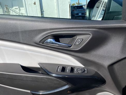 Used 2025 Chevrolet Trax LT image 20