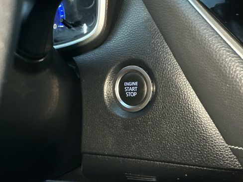 Used 2020 Toyota Corolla XSE image 32