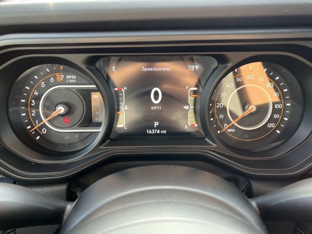 Certified 2026 Jeep Gladiator Mojave AWD/4WD image 35