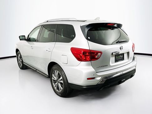 Used 2019 Nissan Pathfinder SL AWD/4WD image 5