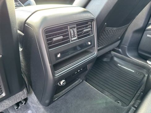 Used 2024 Porsche Cayenne w/ Premium Package image 16