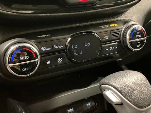 Used 2023 Kia Soul S FWD image 31