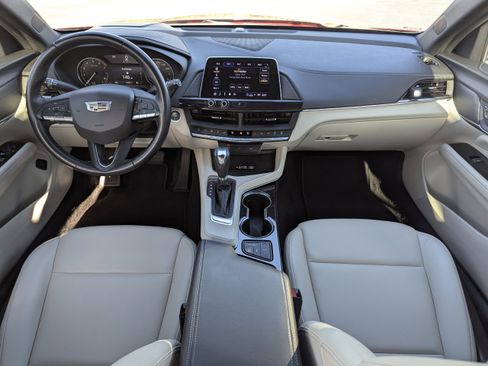 Used 2023 Cadillac CT4 Luxury image 12