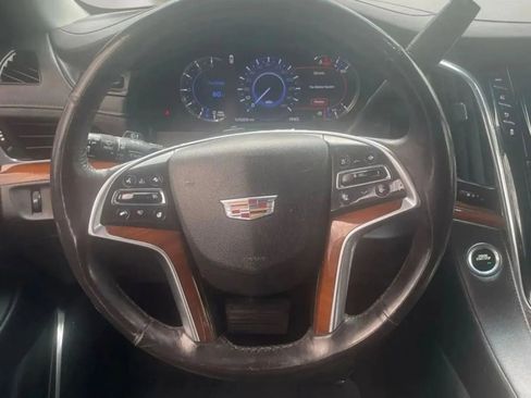 Used 2017 Cadillac Escalade Luxury RWD image 13